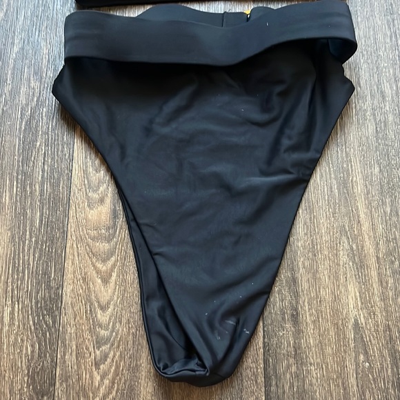 High Waisted Belted Bikini Set - Picture 3 of 9